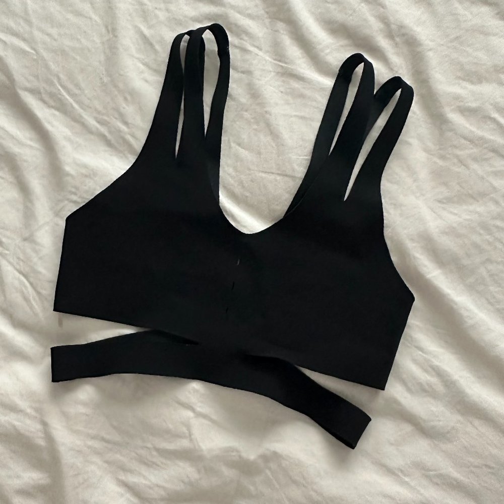 NIKE Light Support Non Padded Training Bra Black Size Small Av4432-623